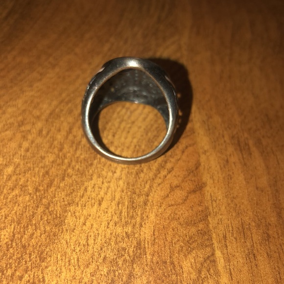 Pretty Costume Rhinestone Ring - Picture 4 of 16